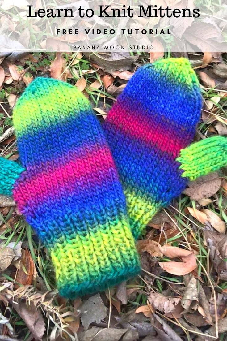 Learn to knit mittens with this free video tutorial from Banana Moon Studio! #howtoknitmittens #howtoknitmittensvideo