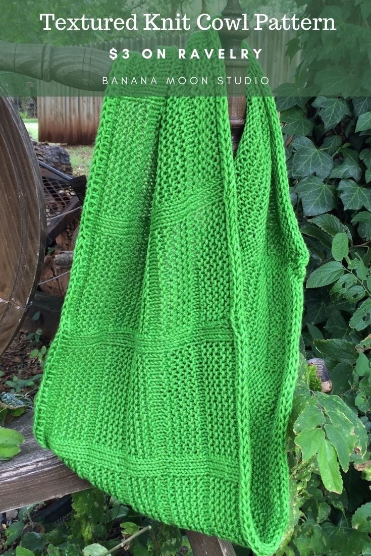 Cowl knitting pattern free with email subscription from Banana Moon Studio!