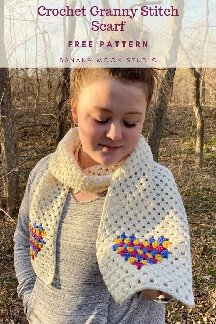 Crochet scarf pattern free from Banana Moon Studio